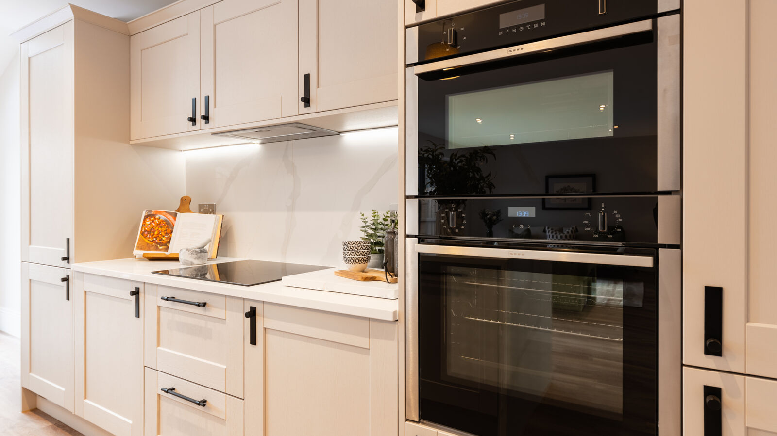 Kitchen family room 8